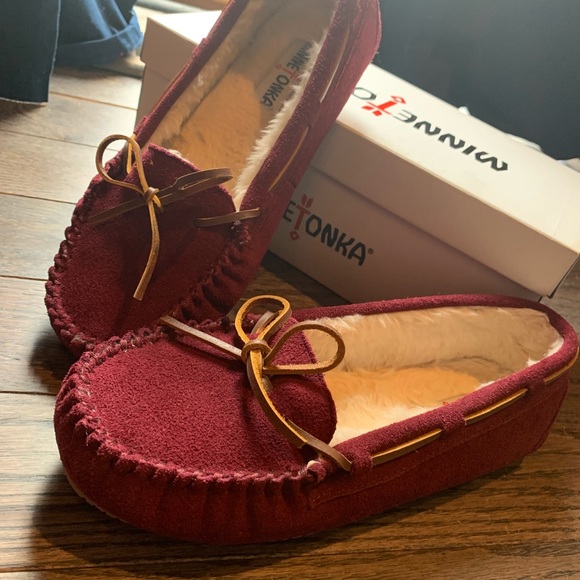 Minnetonka Shoes - Burgundy shoes